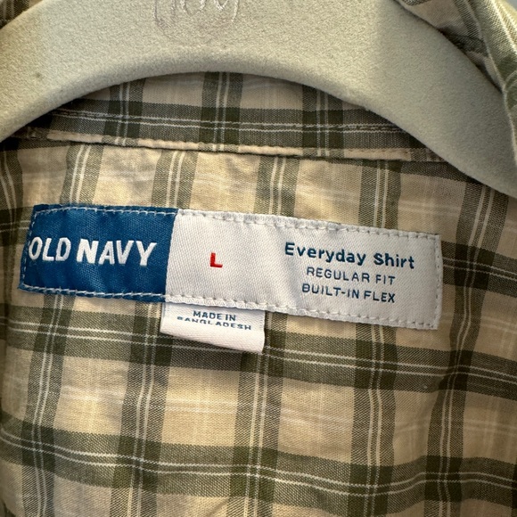 Button down - Picture 2 of 2